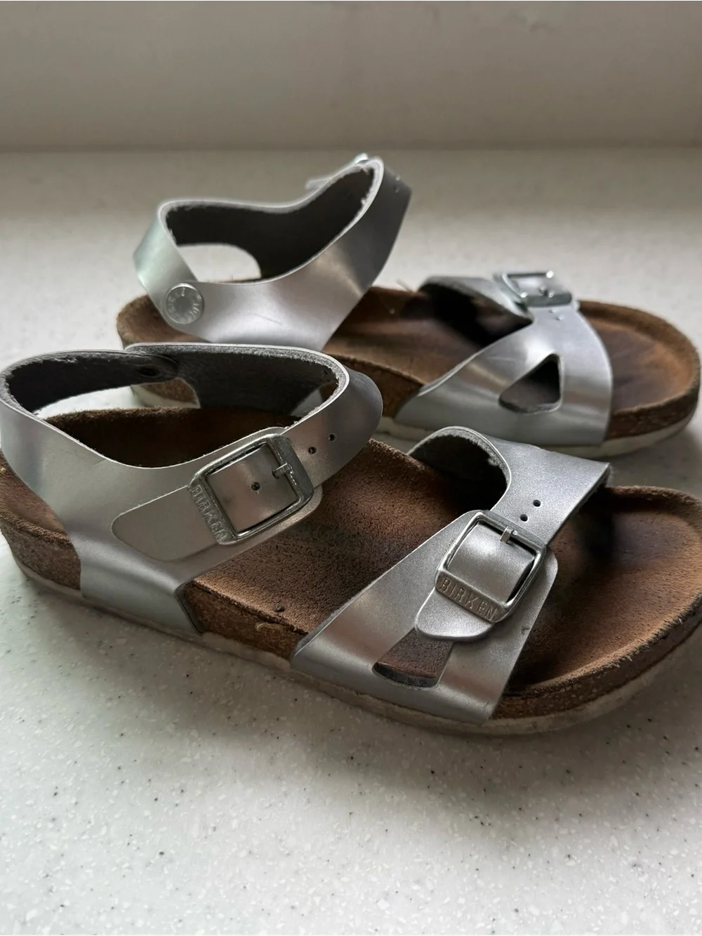 Birkenstock Kids Metallic Silver Double Buckle Ankle-Strap Sandals size 13-13.5